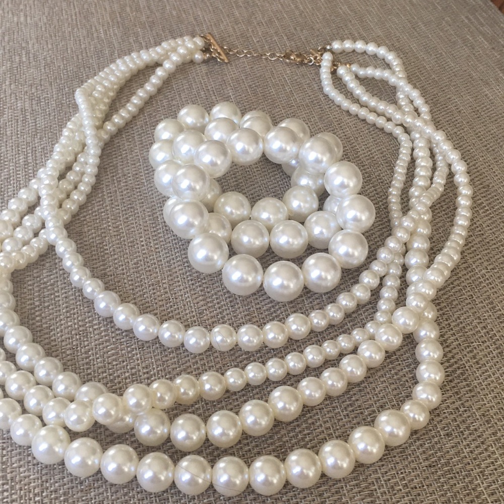 Necklace includes 3 bracelets